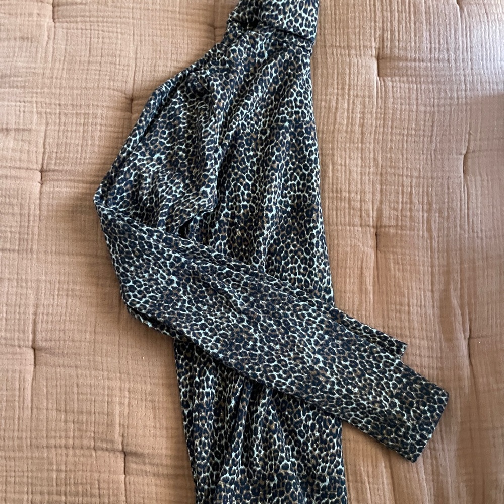 Leopard turtleneck